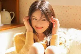 高颜值初恋校花甜美治愈系笑容私房写真图片