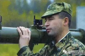 RPG-27火箭筒 105毫米的火箭弹图片