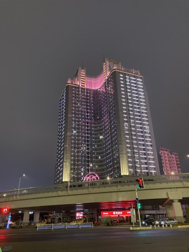 优点与缺点极端碰撞：新iPhone SE深度评测