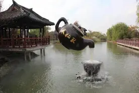 景区内最有特色的悬空壶，没支点却能水流不止，到底有何‘魔法’图片