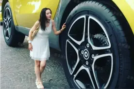 全球最大的奔驰汽车，车身高5米，全球只有一辆图片
