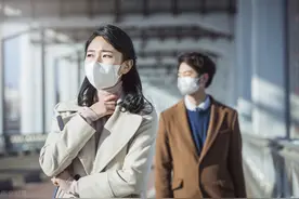 小心晒成“口罩脸”，专家：戴了口罩也需做好防晒图片