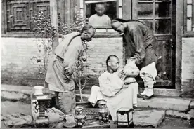 “吃瓜落儿”是啥意思？老北京咋给人扎针儿的，别说我没告诉你图片