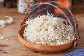 晒了一筐萝卜丝，亲戚朋友都抢着要，又晒了一筐，方法一看就会图片