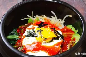 不用去烤肉店，在家做懒人版石锅拌饭，口感丰富，越吃越香图片
