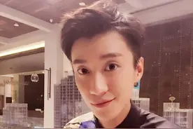 乔任梁妈妈为其冥诞制作粉色生日蛋糕，好友陈乔恩发文思念图片