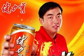 李经纬葬礼上，年近50的李宁：李先生不仅是老板，更像是我的父亲图片