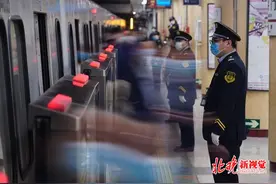地铁今起跑得又快了！1号线车辆间隔跑进1分45秒，咋做到的？图片