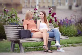 德国究竟开放到什么程度？吃喝嫖赌都被允许，被誉为男人的天堂图片