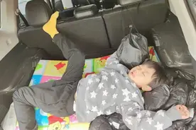 孩子不睡午觉，要不要逼他睡觉？图片