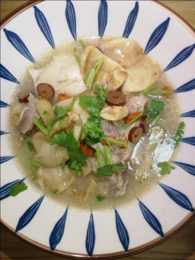 花胶扇骨汤的功效与作用 2026年花胶扇骨汤的功效与作用是什么