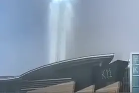 沈阳天空出现巨型光柱奇观！如天梯一样连接地面，专家：自然现象图片