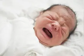 孩子刚出生的一瞬间是什么感觉？妈妈们的形容太形象了，忍住别笑图片