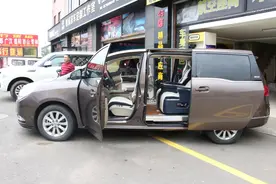 老款别克GL8胖头鱼商务车改装，老款也有惊喜的效果！图片