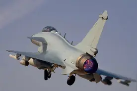 太行版歼-10C列装解放军 国产三代半战机实现100%中国制造图片