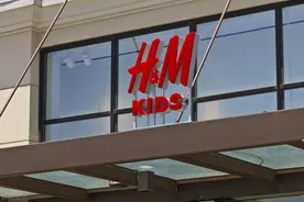 西单H&M店：店铺虽然仍正常开店，但一个人都没有了图片