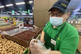 舌尖上的安全！它是保定首家设置"食品检测站"的超市，验厂、质检、国际标准……图片