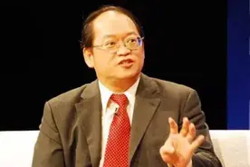 大学教授怒批家长接送，称之为“巨婴式养娃”，遭到家长霸气回怼图片