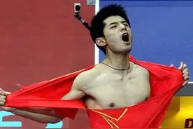 张继科口碑为何越来越差，曾被国家队开除，如今不参赛也不退役图片