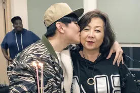 林俊杰4亿豪宅不算啥，庞大的家族背景，多辆顶级豪车才叫人惊叹图片