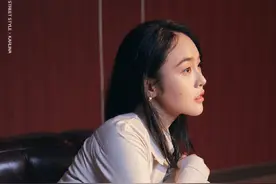 张佳宁 条纹长裙个性图片图片
