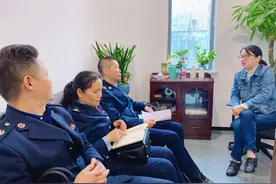 岳阳楼区税务局第二税务所全力服务房地产建筑业重点项目建设图片