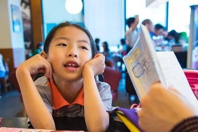 学渣语文课本走红，历史名人“变身”铠甲勇士，老师：让你家长来