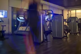 黄子韬晒健身肌肉照，粗壮手臂惹尖叫，健身目的不再是拎购物袋图片