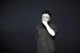 史诗级联动！苹果小米“纷纷起用”这一开机页面，老罗：带我一个图片