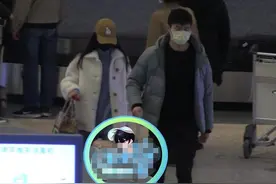 又一高颜值女星恋情曝光！和男友深夜同回爱巢，对方全程贴心照料图片