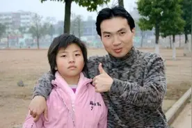 15年前感动中国，带妹妹读大专的洪战辉，985毕业后，现状如何？图片