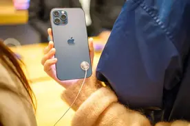 iPhone 12首批用户成“小白鼠”，“信号故障”躺枪者无数图片