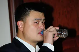 这次姚明有得忙了，先是郭士强被禁赛，紧接着就是郭艾伦被驱逐图片