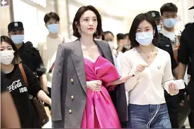 唐艺昕虽然脸蛋有点圆，但身材一点都不胖，穿亮色长裙锁骨太清晰图片