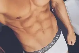 连女生都看不起的腹肌长啥样？网友：瘦子腹肌不值钱图片