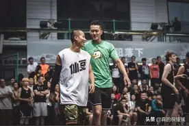 果子哥曹芳不只是街球手？一起看看果子哥的“前生今世”！图片