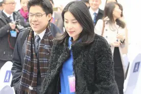 郭晶晶身价过亿，为何一直没给父母买房子？老公霍启刚给出答案图片