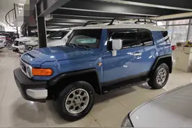 35万捡漏才开9万公里的丰田FJ酷路泽，看到年份却笑不出来图片