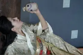 中戏顶级校花曾黎的低调情史：不爱名不爱利，钟爱多才“穷小子”图片