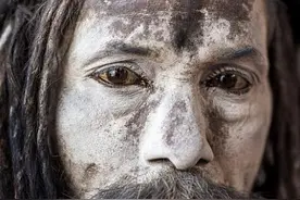 食人部落与“笑死病”：为何哺乳动物不能同类相食？朊病毒是答案图片