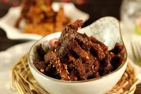 出远门时，必带的4种小零食，既美味又抗饿，比泡面还好吃图片