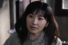 翠平善意救人，不料暴露身份《潜伏》（第25集）图片