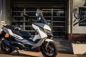 宝马高端休旅车，鲍鱼卡钳，一键启动，坐高775mm，8.29万元起图片