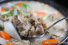 炖羊肉，用香料是外行！羊汤馆：这2样是关键，肉嫩汤鲜，不腥膻图片