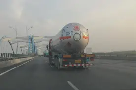 曝光100辆违法占道货车、危险货物运输车图片