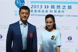 baby暴露真实模样，穿朴素蓝T恤肌肤黝黑，超高颜值依旧能打图片