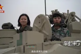 全员女兵！中国装甲兵精锐车组集体亮相，驾驭15轻坦守卫南疆高原图片
