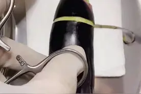 在中间剌一圈，居然还有这种割包皮的手术方法？图片