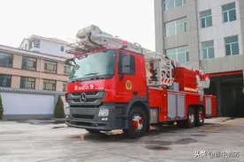 新队友入列！和顺消防喜迎中联32米登高平台消防车图片