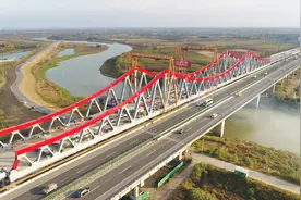 实拍合肥到安庆合安高速改扩建工程中派河大桥合龙现场视频封面